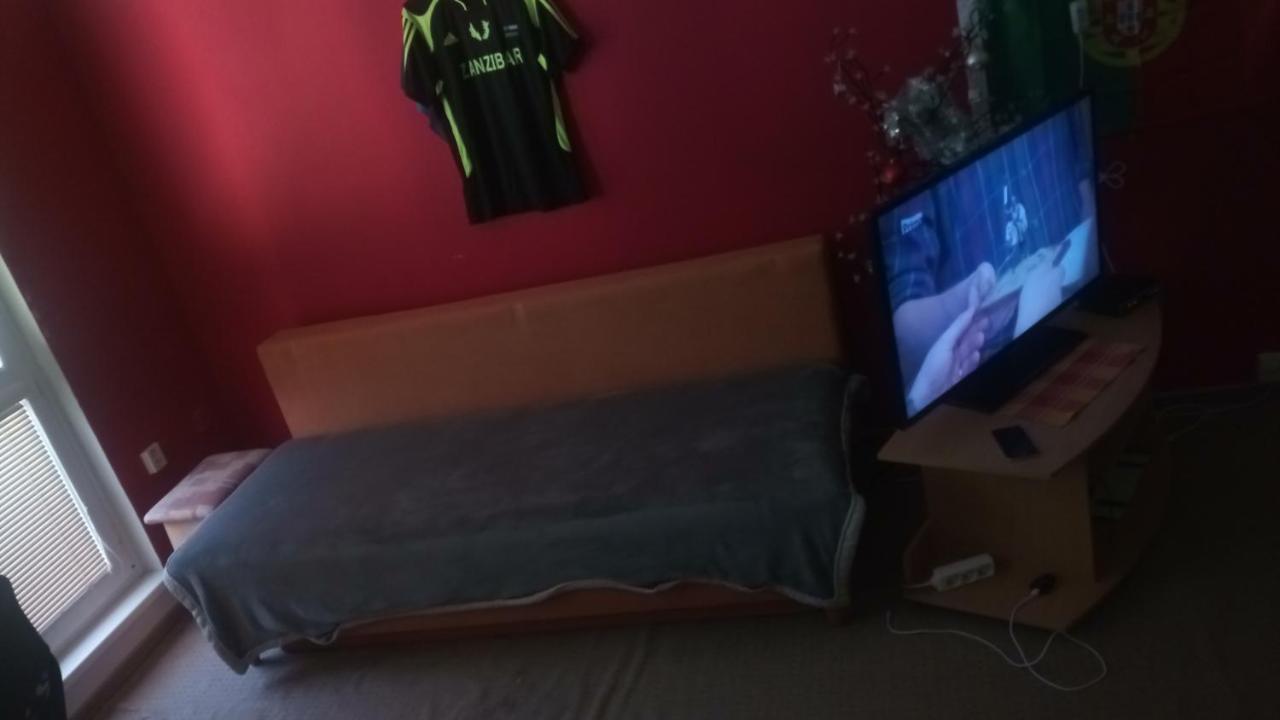 Byt 2+1 S Balkonem Vsetín Екстериор снимка